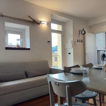 Casa Valeria - A Due Passi Dal Traghetto Apartmán *
